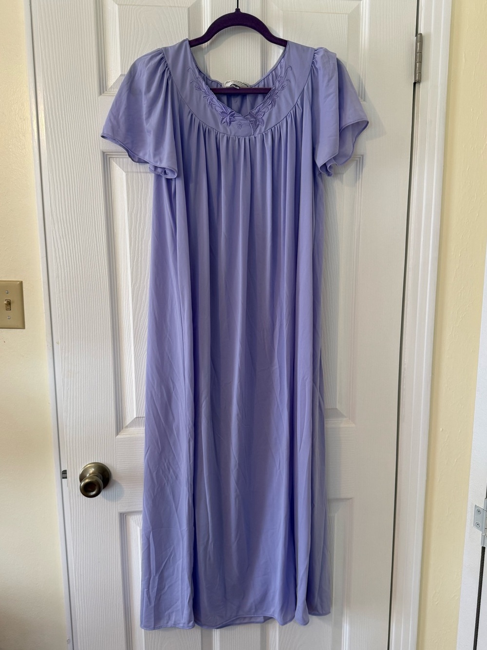 Vintage Women’s Lavender Nightgown - Nylon Long Sleepwear Purple